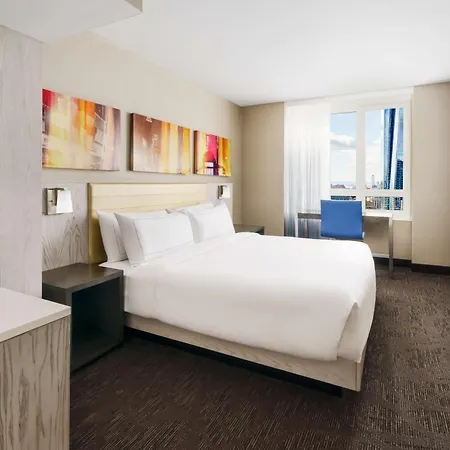 Doubletree By Hilton New York Times Square West Hotel Exterior photo